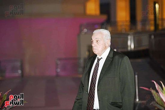 أسرة الراحل الدكتور مفيد شهاب تستقبل المعزين بمسجد المشير طنطاوى (15) أسرة الراحل الدكتور مفيد شهاب تستقبل المعزين بمسجد المشير طنطاوى (15)