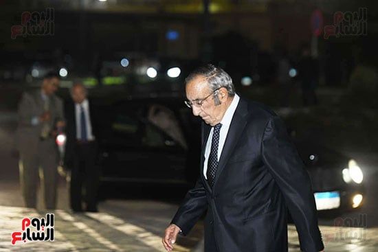 زكريا عزمى يؤدى واجب العزاء فى الدكتور مفيد شهاب زكريا عزمى يؤدى واجب العزاء فى الدكتور مفيد شهاب