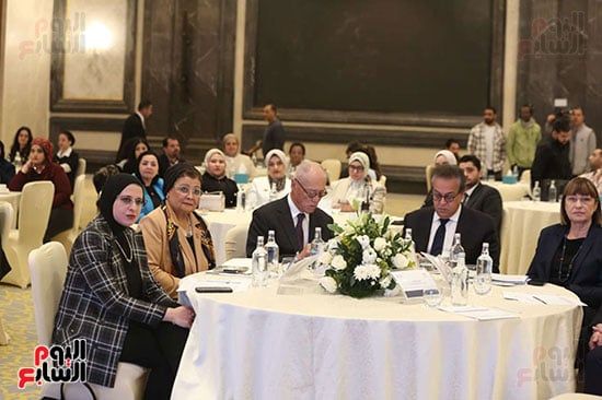 وزير الصحة مع السفير اليابان بالقاهرة