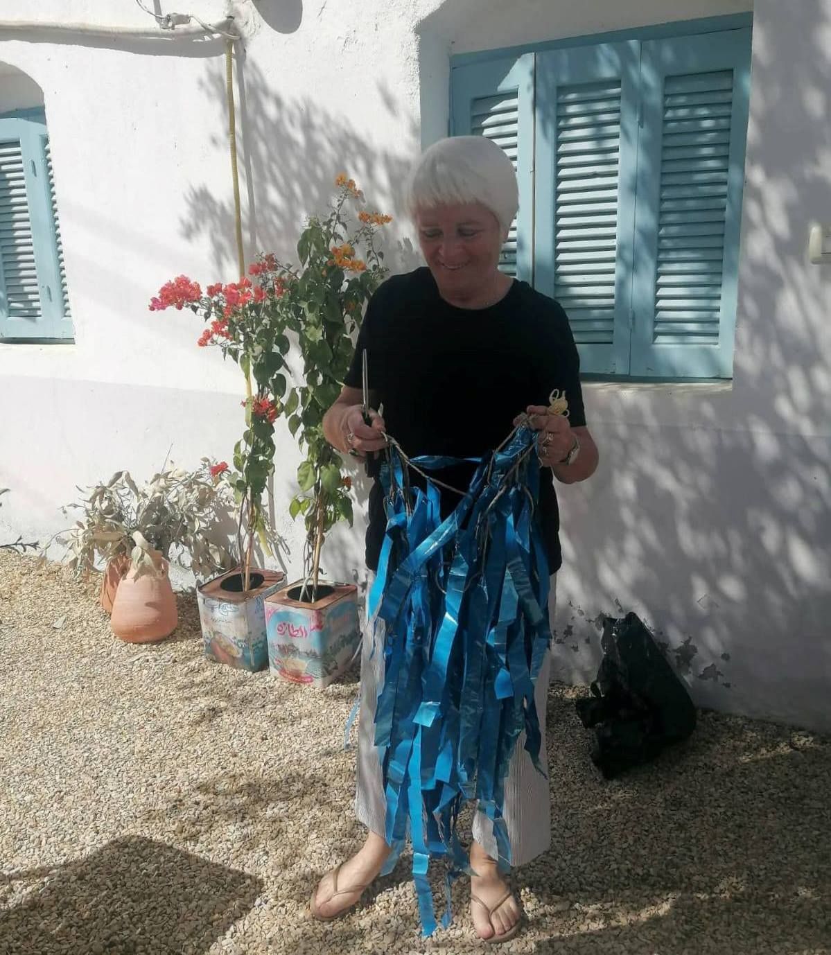 سائة بلجيكية تستمتع بزينة رمضان فى منزلها سائة بلجيكية تستمتع بزينة رمضان فى منزلها