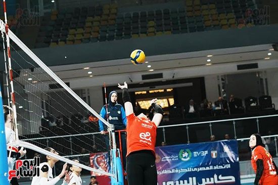 الأهلى يهزم الزمالك ويتوج بلقب كأس سوبر سيدات (9) الأهلى يهزم الزمالك ويتوج بلقب كأس سوبر سيدات (9)