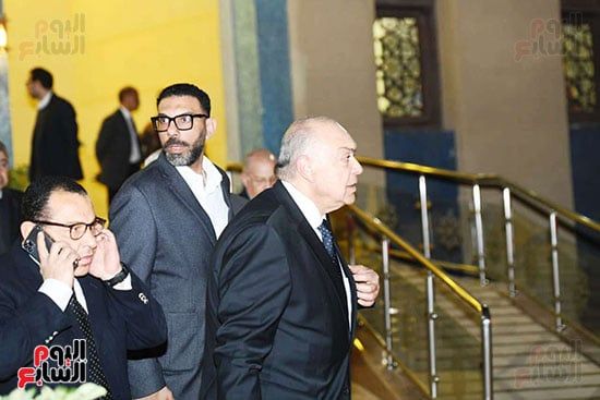 أسرة الراحل الدكتور مفيد شهاب تستقبل المعزين بمسجد المشير طنطاوى (18) أسرة الراحل الدكتور مفيد شهاب تستقبل المعزين بمسجد المشير طنطاوى (18)