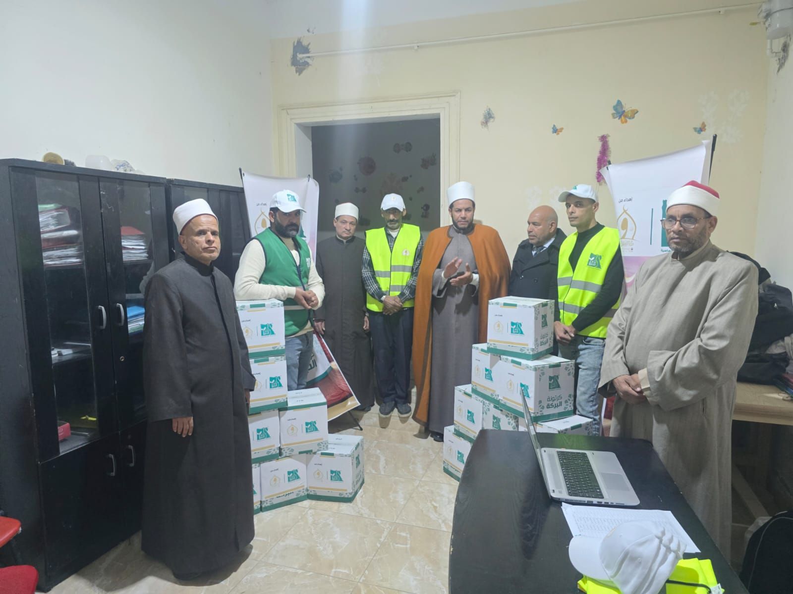 الأوقاف ومصر الخير توزعان 100 ألف كرتونة غذائية بمناسبة شهر رمضان بمحافظات الجمهورية (9) الأوقاف ومصر الخير توزعان 100 ألف كرتونة غذائية بمناسبة شهر رمضان بمحافظات الجمهورية (9)