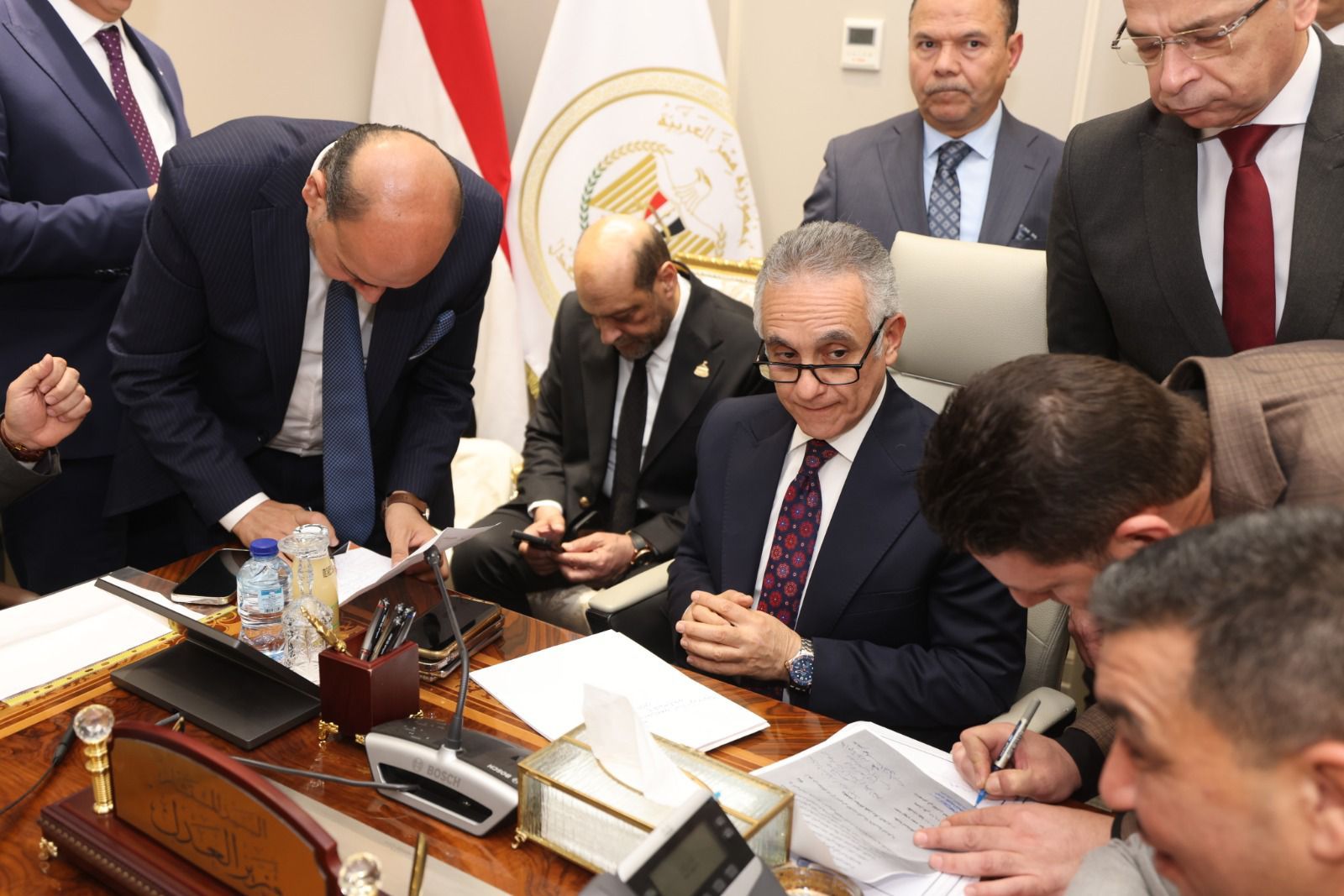 وزير العدل يلتقي عدداً من أعضاء مجلسي النواب والشيوخ (2) وزير العدل يلتقي عدداً من أعضاء مجلسي النواب والشيوخ (2)