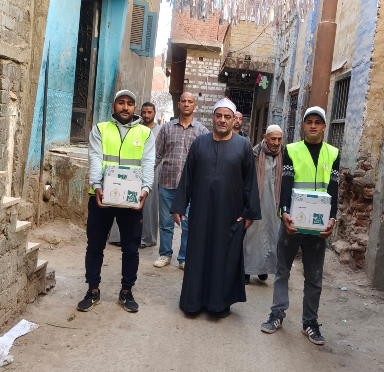 الأوقاف ومصر الخير توزعان 100 ألف كرتونة غذائية بمناسبة شهر رمضان بمحافظات الجمهورية (2) الأوقاف ومصر الخير توزعان 100 ألف كرتونة غذائية بمناسبة شهر رمضان بمحافظات الجمهورية (2)
