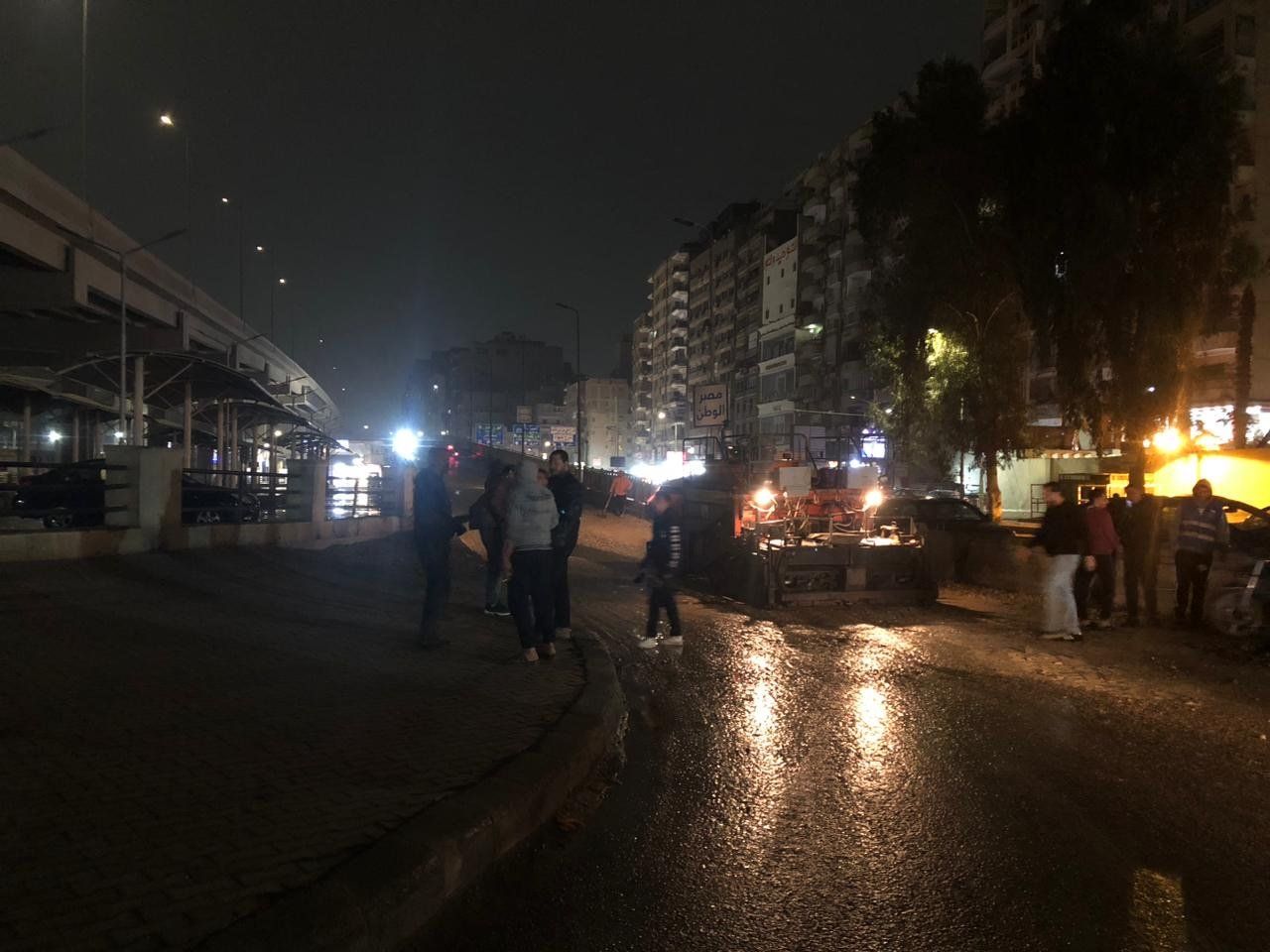 جانب من أعمال رصف مطلع كوبرى أرض اللواء جانب من أعمال رصف مطلع كوبرى أرض اللواء