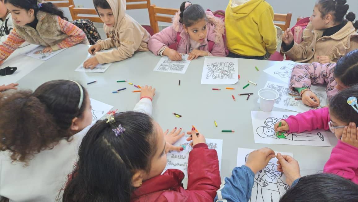 سعادة الطفلات بالمشاركة سعادة الطفلات بالمشاركة