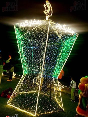 فانوس رمضان مزين بالأضواء فانوس رمضان مزين بالأضواء