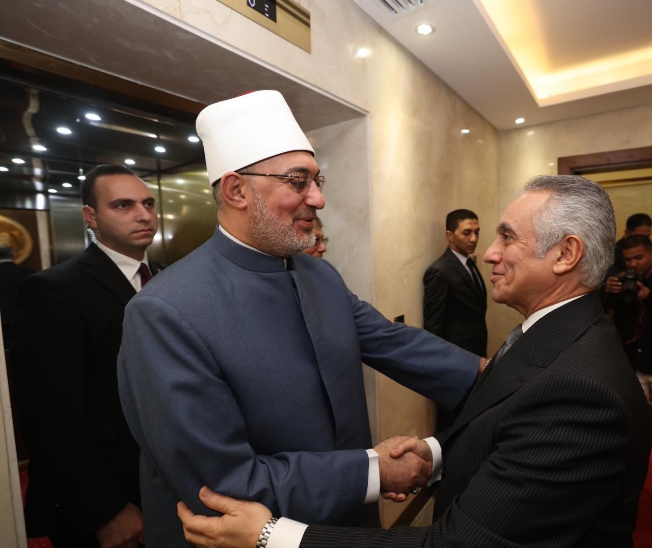 وزير العدل يستقبل مفتي جمهورية مصر العربية للتهنئة بتوليه مهام منصبه (1) وزير العدل يستقبل مفتي جمهورية مصر العربية للتهنئة بتوليه مهام منصبه (1)