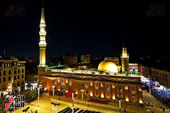 جانب من ساحة مسجد الحسين جانب من ساحة مسجد الحسين