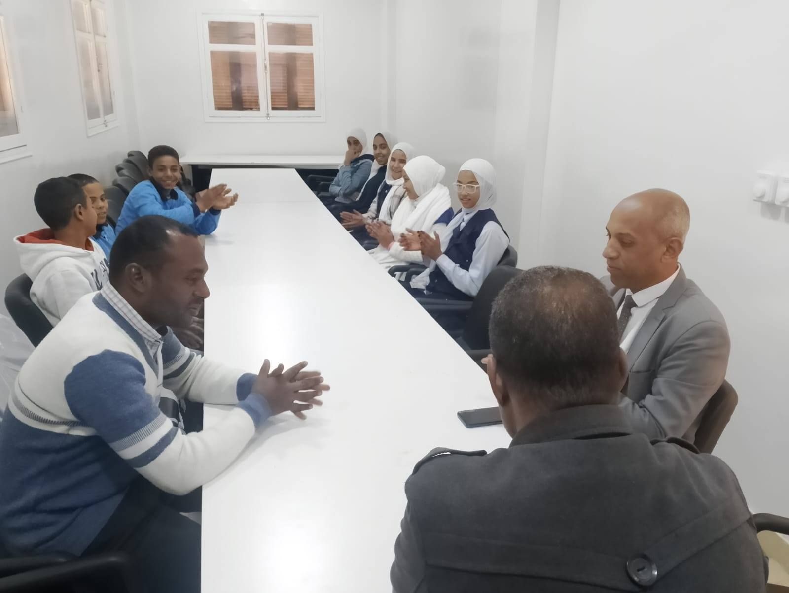 فعاليات ملتقى فكري ثقافي يجمع الأدب والقانون والتعليم بمكتبة مصر العامة في إسنا فعاليات ملتقى فكري ثقافي يجمع الأدب والقانون والتعليم بمكتبة مصر العامة في إسنا