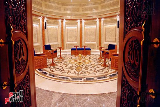 المسجد يضيء الطريق قبل أن تدخل داخله المسجد يضيء الطريق قبل أن تدخل داخله