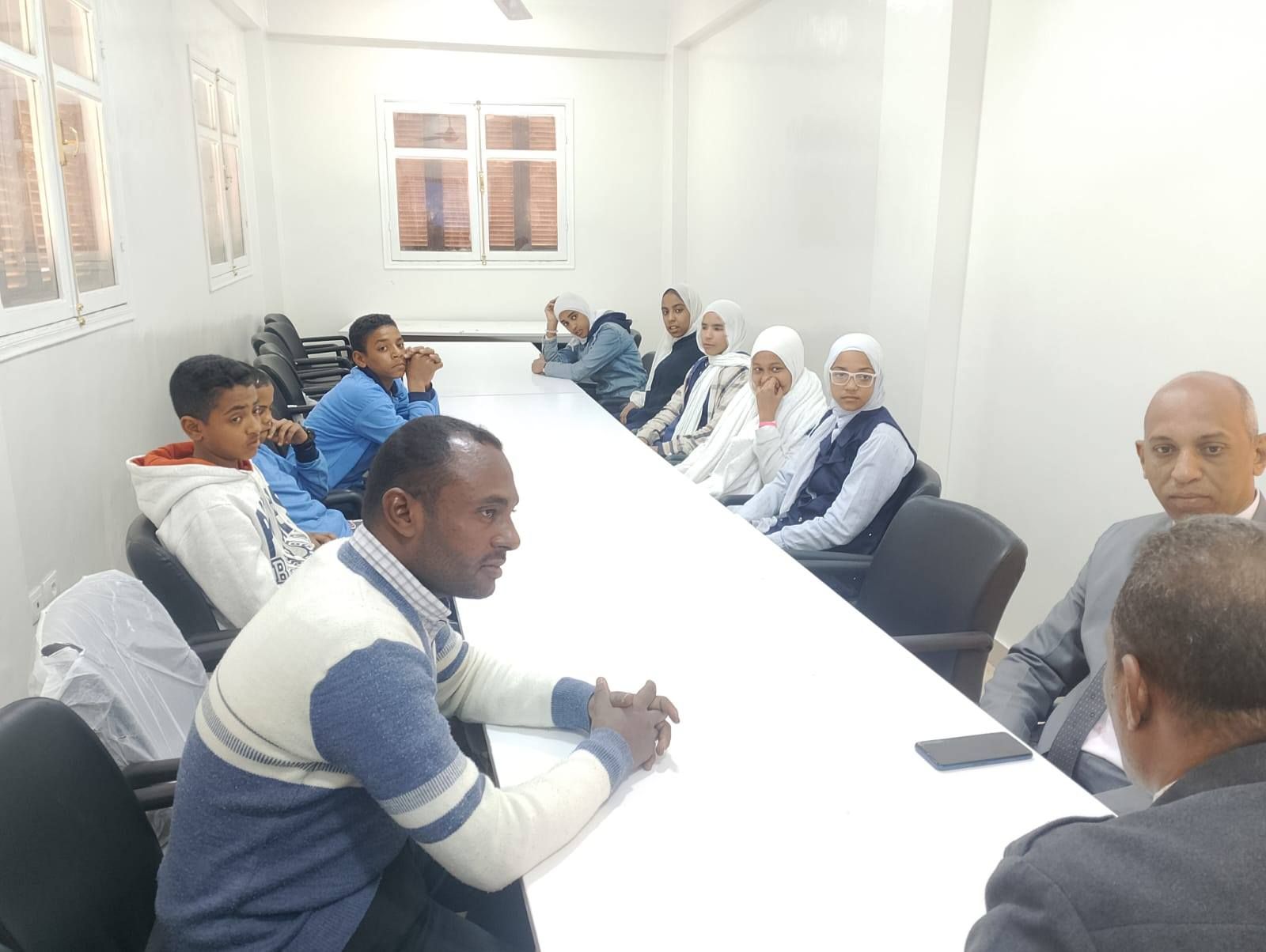 مشاركة الطلبة فى ملتقى فكري ثقافي يجمع الأدب والقانون والتعليم بمكتبة مصر فى إسنا مشاركة الطلبة فى ملتقى فكري ثقافي يجمع الأدب والقانون والتعليم بمكتبة مصر فى إسنا