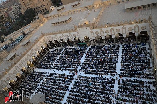 ألاف الصائمين فى حفل الإفطار ألاف الصائمين فى حفل الإفطار