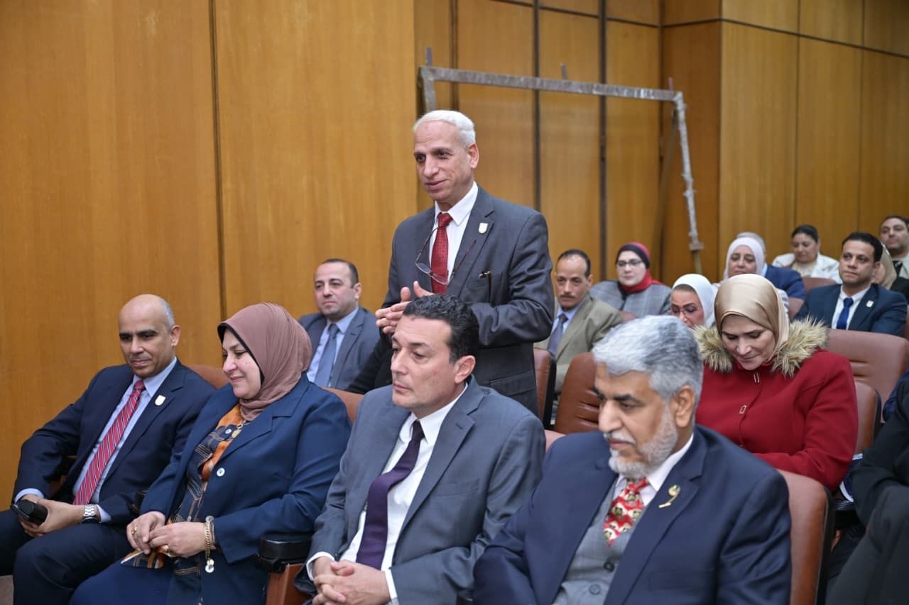 جانب من الدورة جانب من الدورة