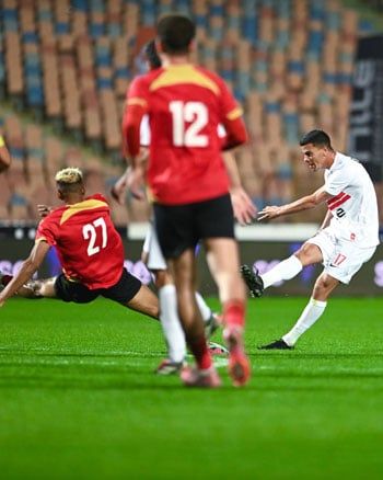 محمد شحاتة خلال المباراة محمد شحاتة خلال المباراة