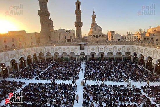 الطلاب فى حفل الإفطار الطلاب فى حفل الإفطار