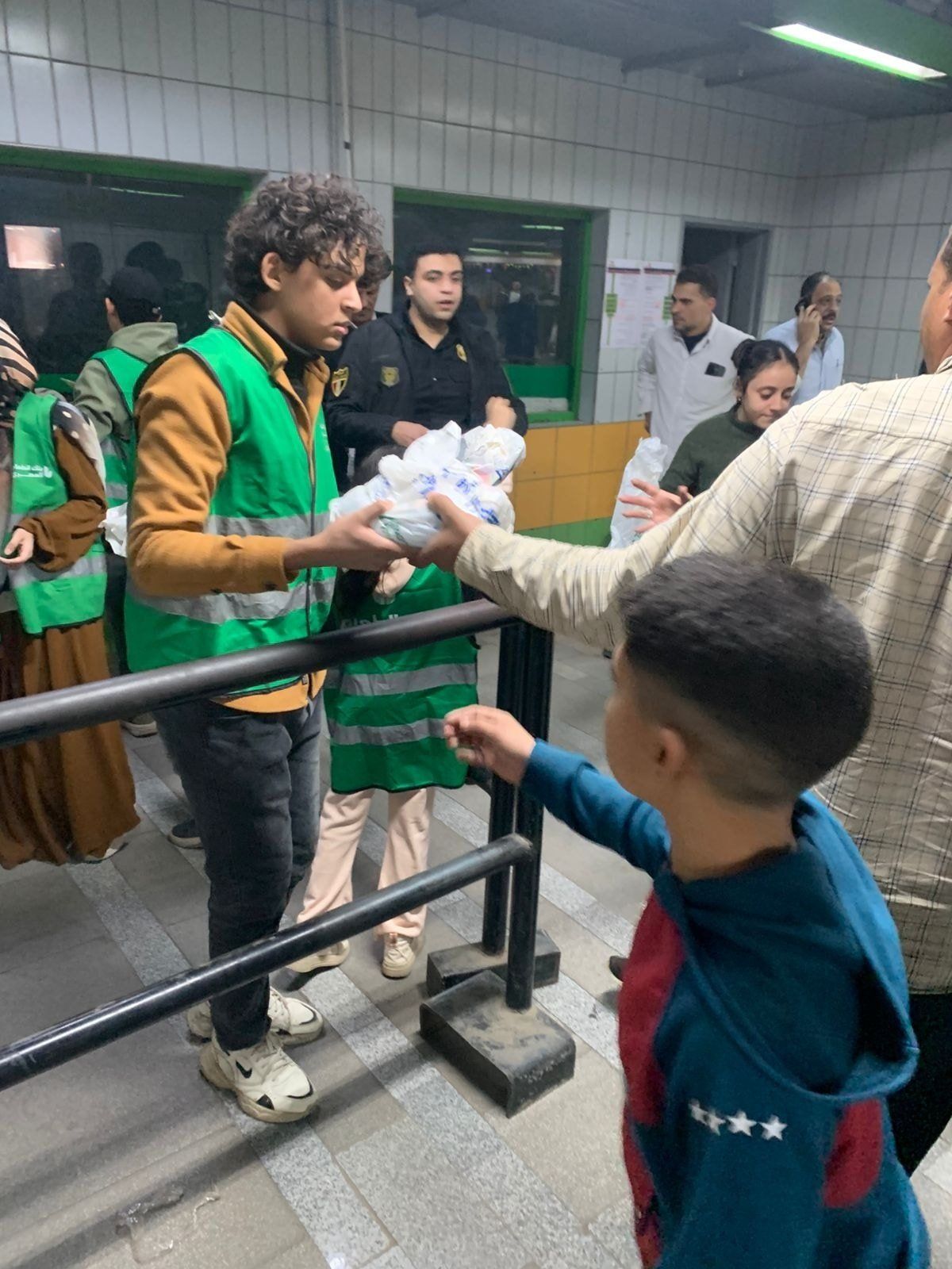 توزيع الوجبات الخفيفة توزيع الوجبات الخفيفة