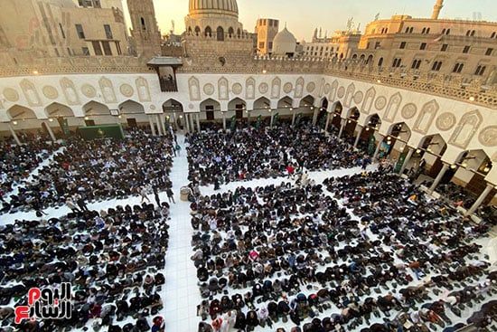 جانب من الإفطار فى مسجد الجامع الأزهر جانب من الإفطار فى مسجد الجامع الأزهر