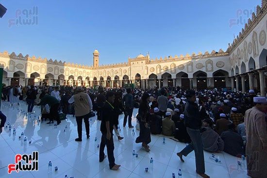 الإفطار فى الجامع الأزهر الإفطار فى الجامع الأزهر