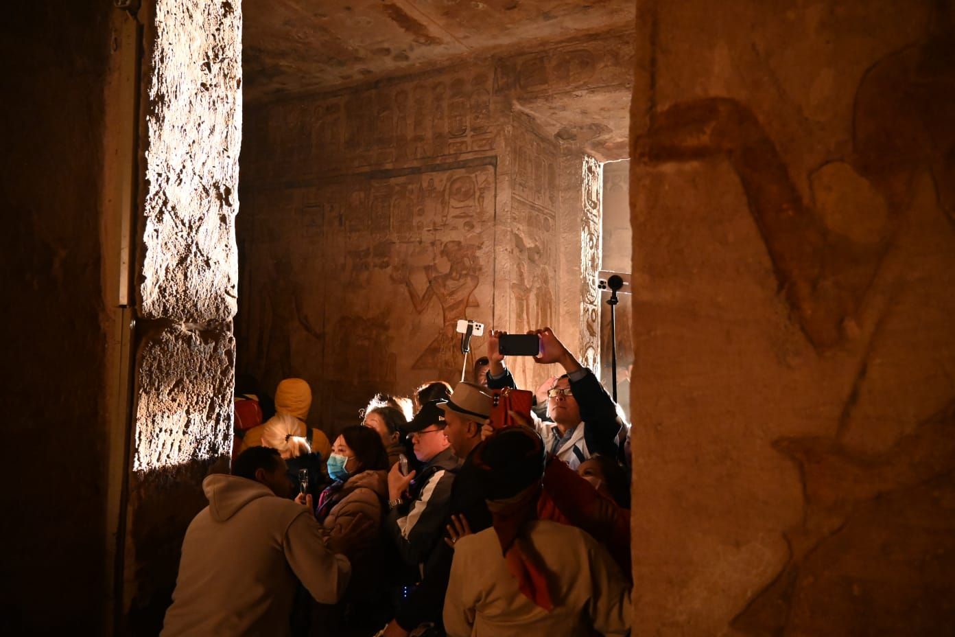 حرص السائحين على مشاهدة الظاهرة حرص السائحين على مشاهدة الظاهرة