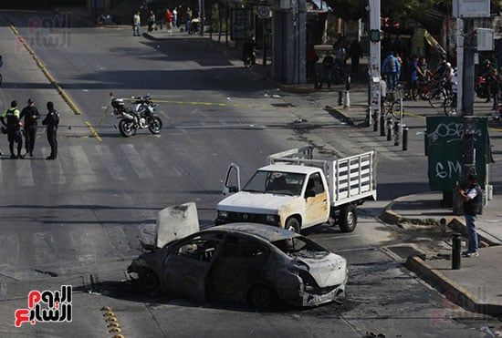 سيارات محروقة سيارات محروقة