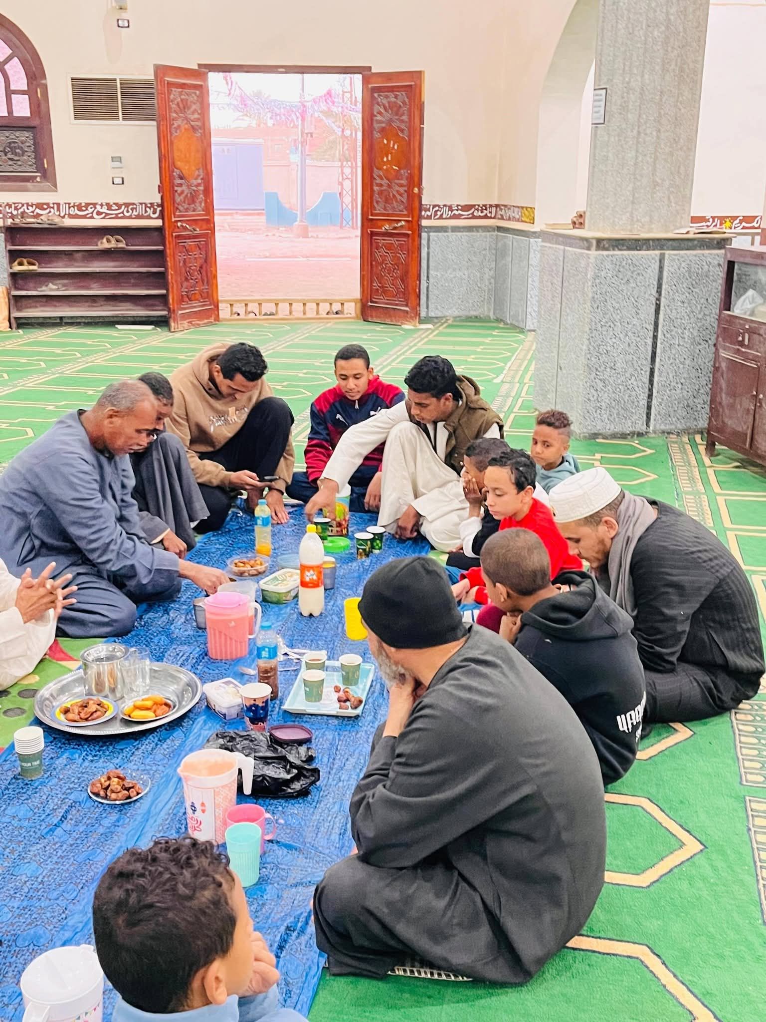 جانب من الافطار. جانب من الافطار.