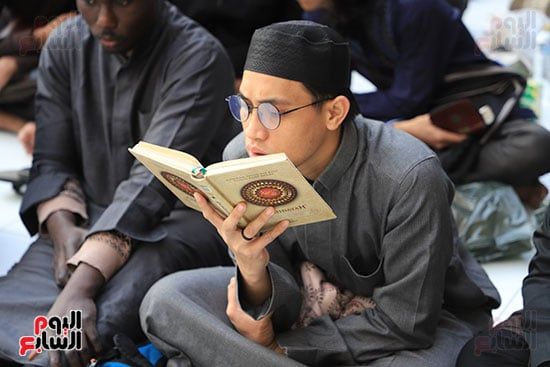 افطار الوافدين داخل المسجد افطار الوافدين داخل المسجد