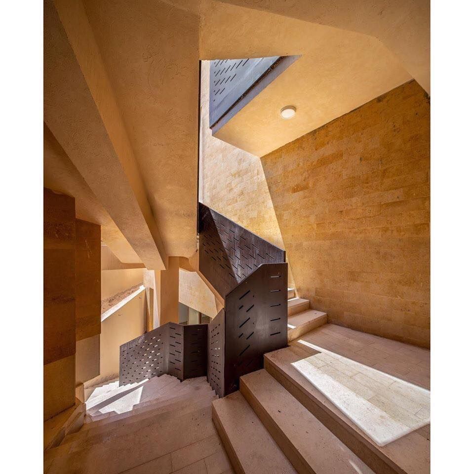 درج السلم الخاص بالأذنة درج السلم الخاص بالأذنة