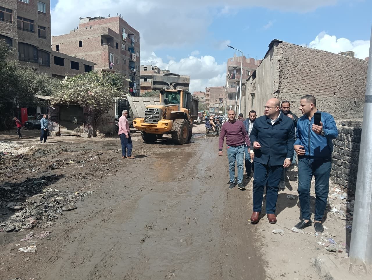 جولة لنائب محافظ الجيزة فى أبو النمرس وعزبة مدكور لمتابعة مستوى الخدمات المقدمة (3) جولة لنائب محافظ الجيزة فى أبو النمرس وعزبة مدكور لمتابعة مستوى الخدمات المقدمة (3)