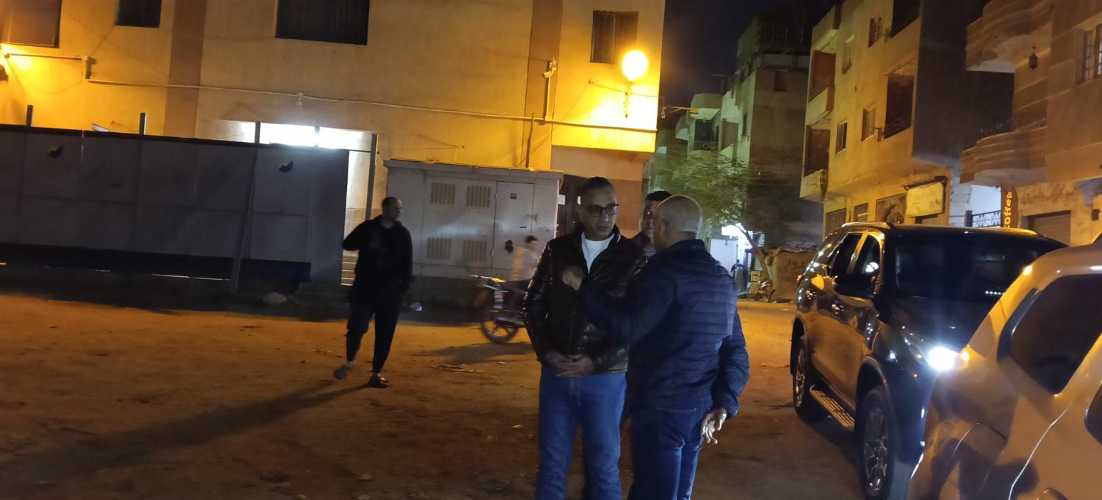 محافظ الجيزة يفاجئ منطقة ناهيا بجولة ميدانية (1) محافظ الجيزة يفاجئ منطقة ناهيا بجولة ميدانية (1)