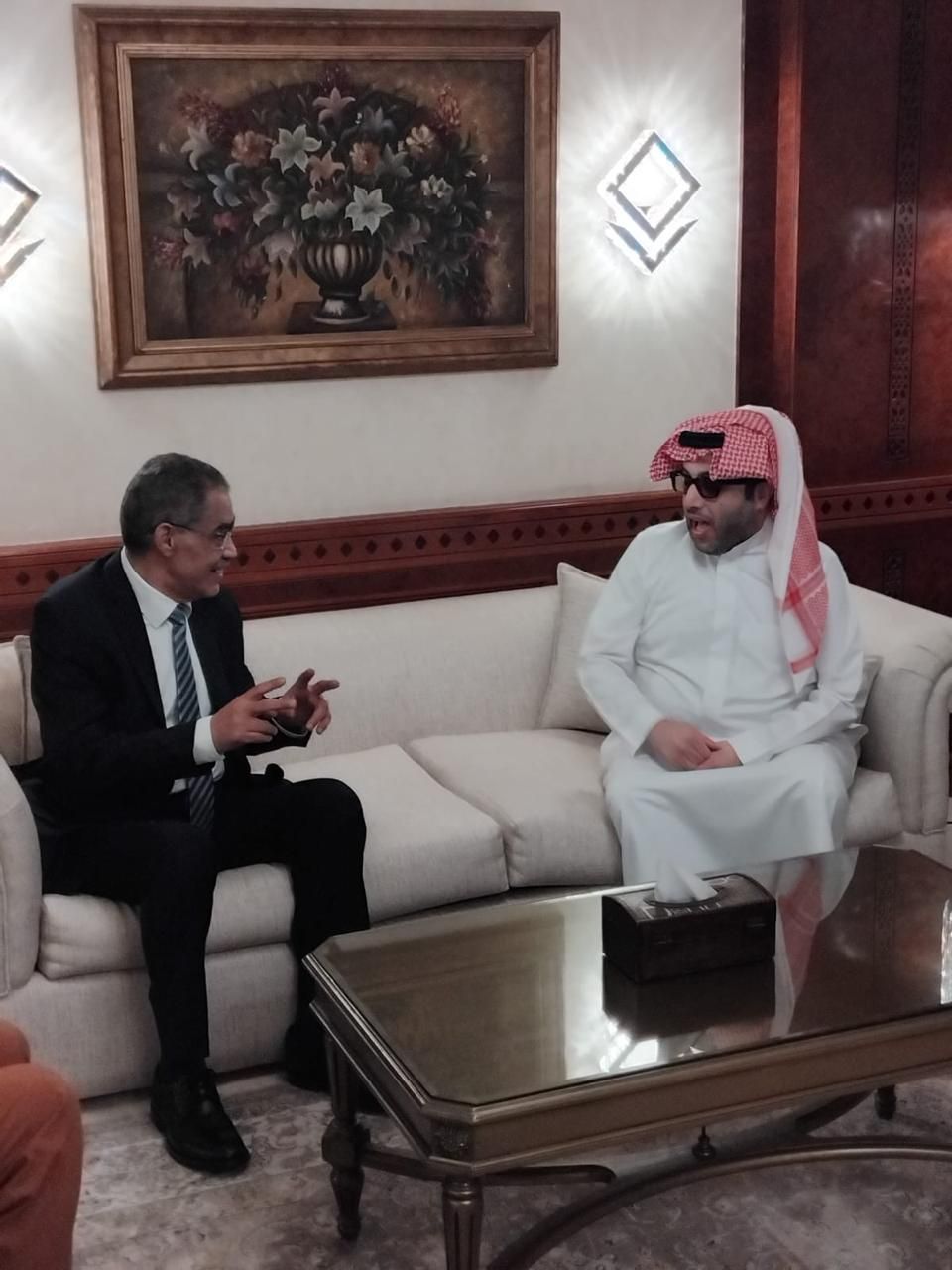 ضياء رشوان يستقبل تركي آل الشيخ في بداية زيارة رسمية لمصر (1) ضياء رشوان يستقبل تركي آل الشيخ في بداية زيارة رسمية لمصر (1)