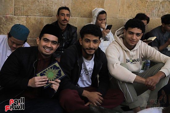 الطلاب فى حفل الإفطار الطلاب فى حفل الإفطار