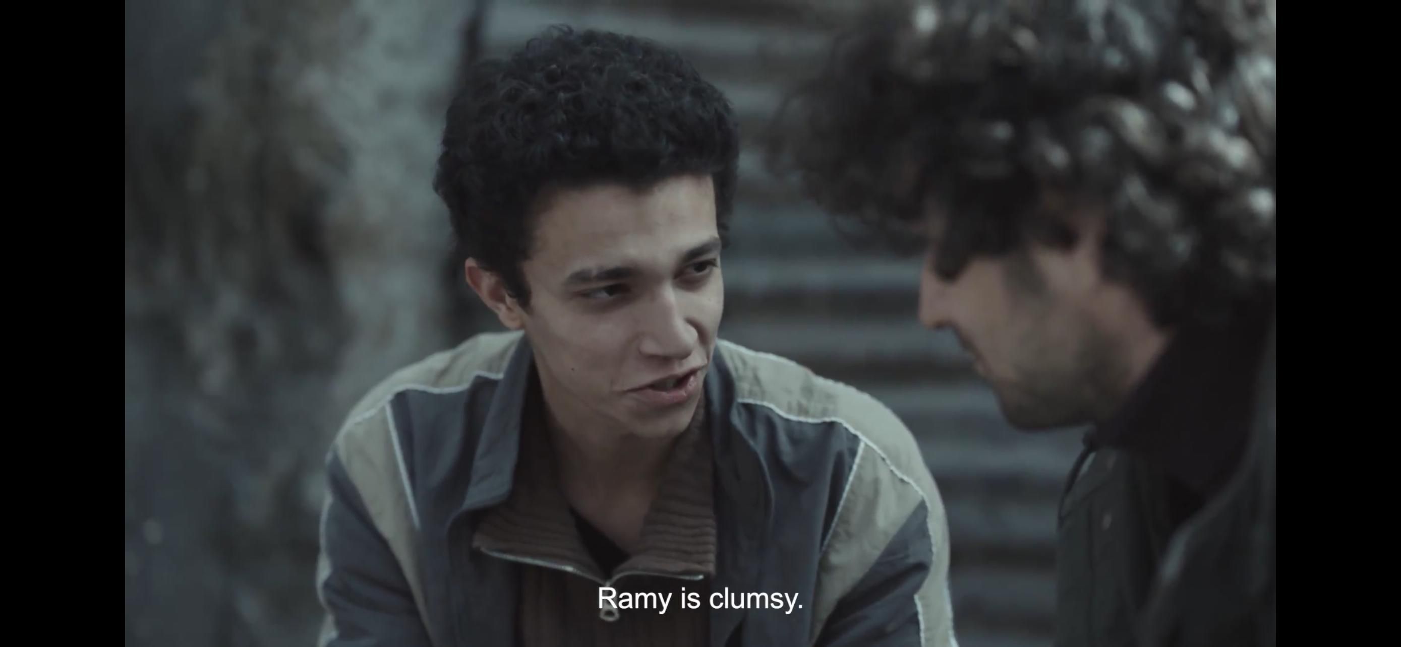 عمار يواجه الدبابات الإسرائيلية خلال طريق هروبه من غزة في صحاب الارض الحلقة 6 (4) عمار يواجه الدبابات الإسرائيلية خلال طريق هروبه من غزة في صحاب الارض الحلقة 6 (4)