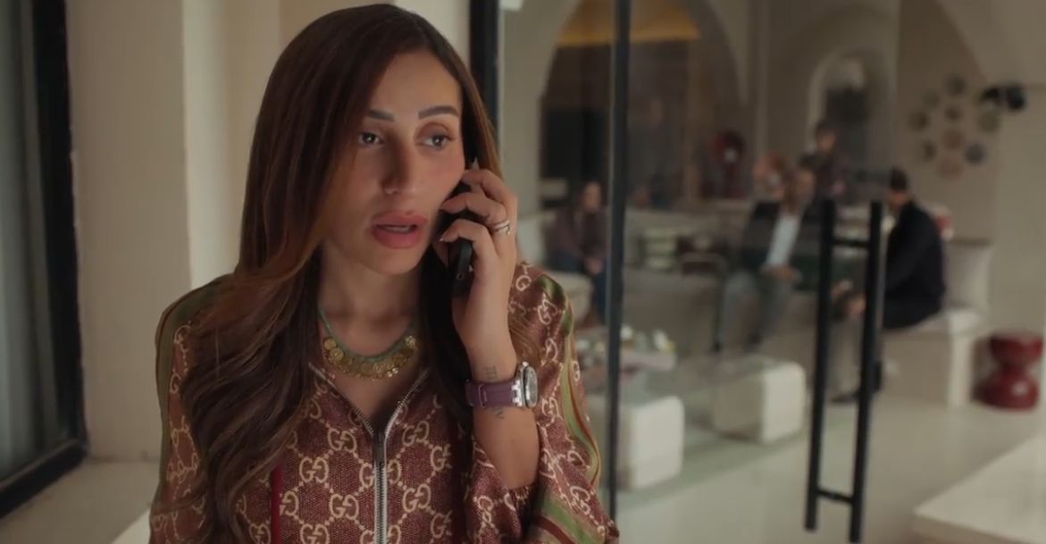 دينا تكتشف السرقة دينا تكتشف السرقة