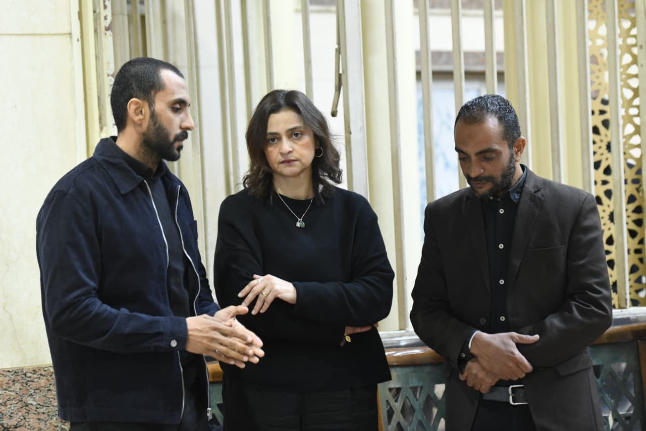 الكاتب الصحفية علا الشافعى والكاتب الصحفى محمد أسعد يتلقون العزاء الكاتب الصحفية علا الشافعى والكاتب الصحفى محمد أسعد يتلقون العزاء