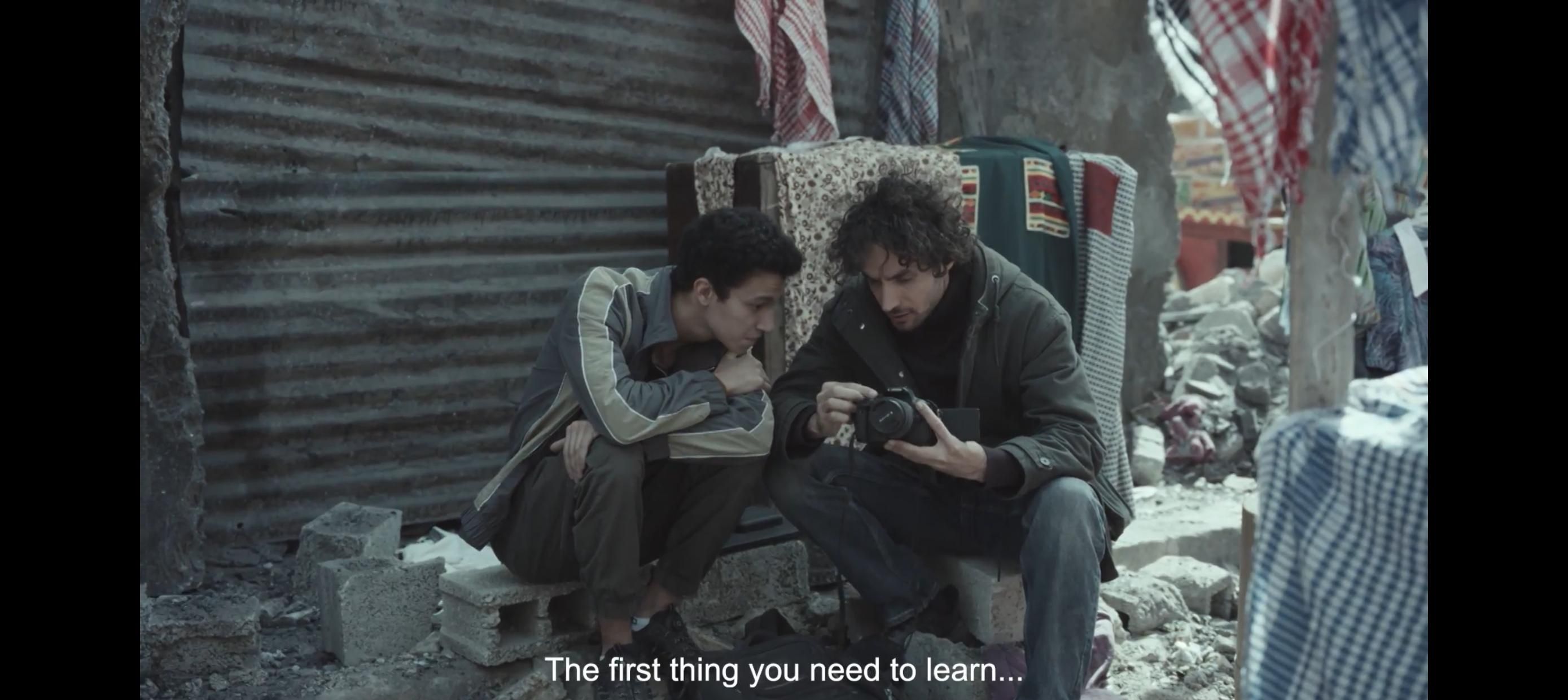 عمار يواجه الدبابات الإسرائيلية خلال طريق هروبه من غزة في صحاب الارض الحلقة 6 (1) عمار يواجه الدبابات الإسرائيلية خلال طريق هروبه من غزة في صحاب الارض الحلقة 6 (1)