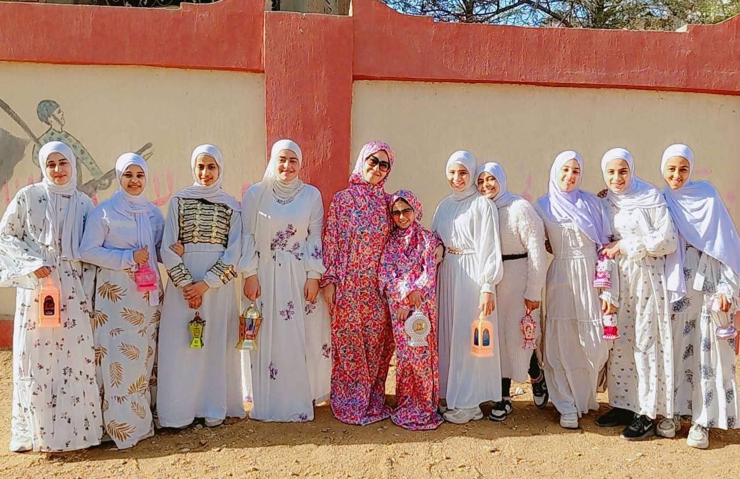 3مدرسة الشهيد مصطفى منصور تحتفل بشهر رمضان المبارك (1) 3مدرسة الشهيد مصطفى منصور تحتفل بشهر رمضان المبارك (1)