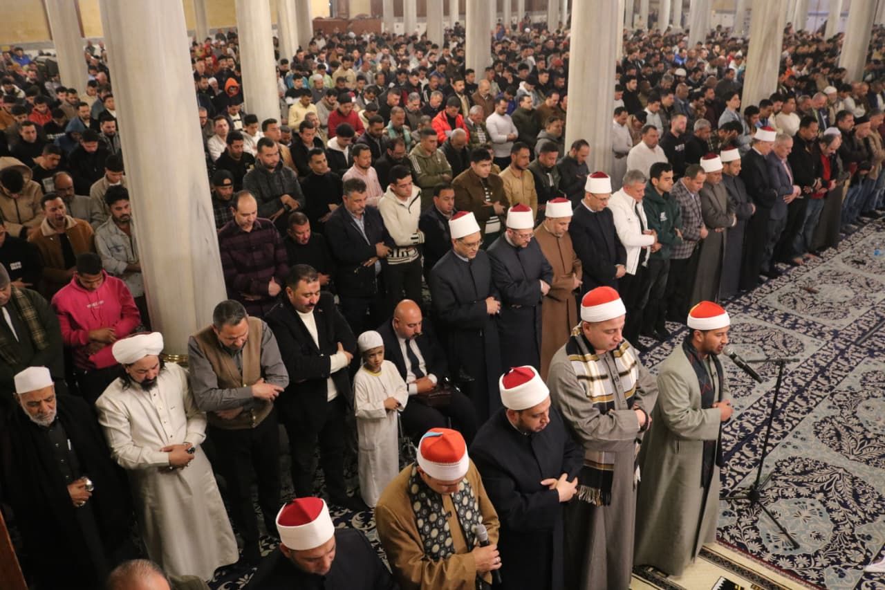 جانب من صلاة التراويح فى الجامع الأزهر جانب من صلاة التراويح فى الجامع الأزهر