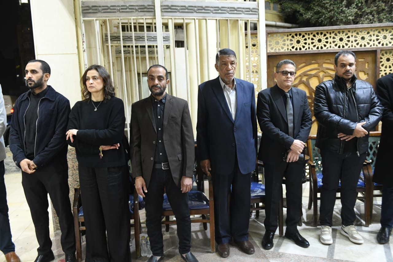 أسرة تحرير اليوم السابع تتلقى العزاء أسرة تحرير اليوم السابع تتلقى العزاء