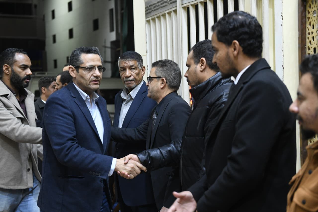 نقيب الصحفيين يقدم واجب العزاء نقيب الصحفيين يقدم واجب العزاء