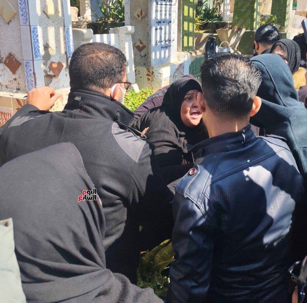 انهيار-اسرة-فاطمة انهيار-اسرة-فاطمة