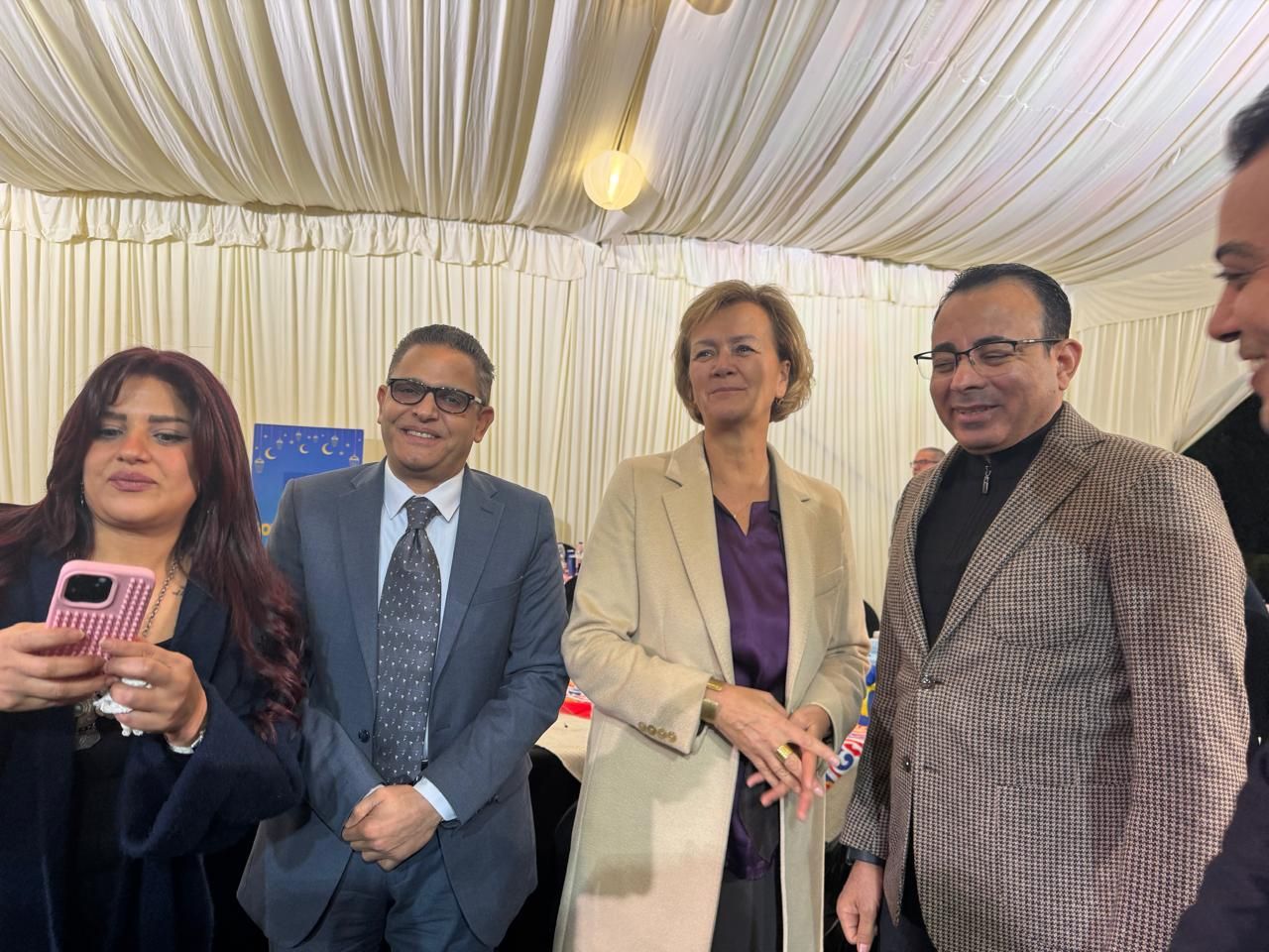 الكاتب الصحفى دندراوى الهوارى وسفير الاتحاد الأوروبى والكاتب الصحفى عبد الفتاح عبد المنعم رئيس تحرير اليوم السابع والكاتبة الصحفية هناء أبو العز الكاتب الصحفى دندراوى الهوارى وسفير الاتحاد الأوروبى والكاتب الصحفى عبد الفتاح عبد المنعم رئيس تحرير اليوم السابع والكاتبة الصحفية هناء أبو العز