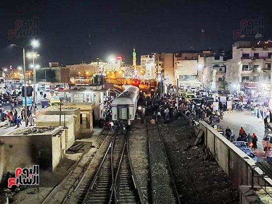 تسيير-حركة-القطارات-بصورة-طبيعية-في-الأقصر-بعد-خروج-عربتين-عن-القضبان-(4) تسيير-حركة-القطارات-بصورة-طبيعية-في-الأقصر-بعد-خروج-عربتين-عن-القضبان-(4)