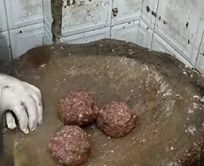 طريقة عمل العيش باللحمة (3) طريقة عمل العيش باللحمة (3)