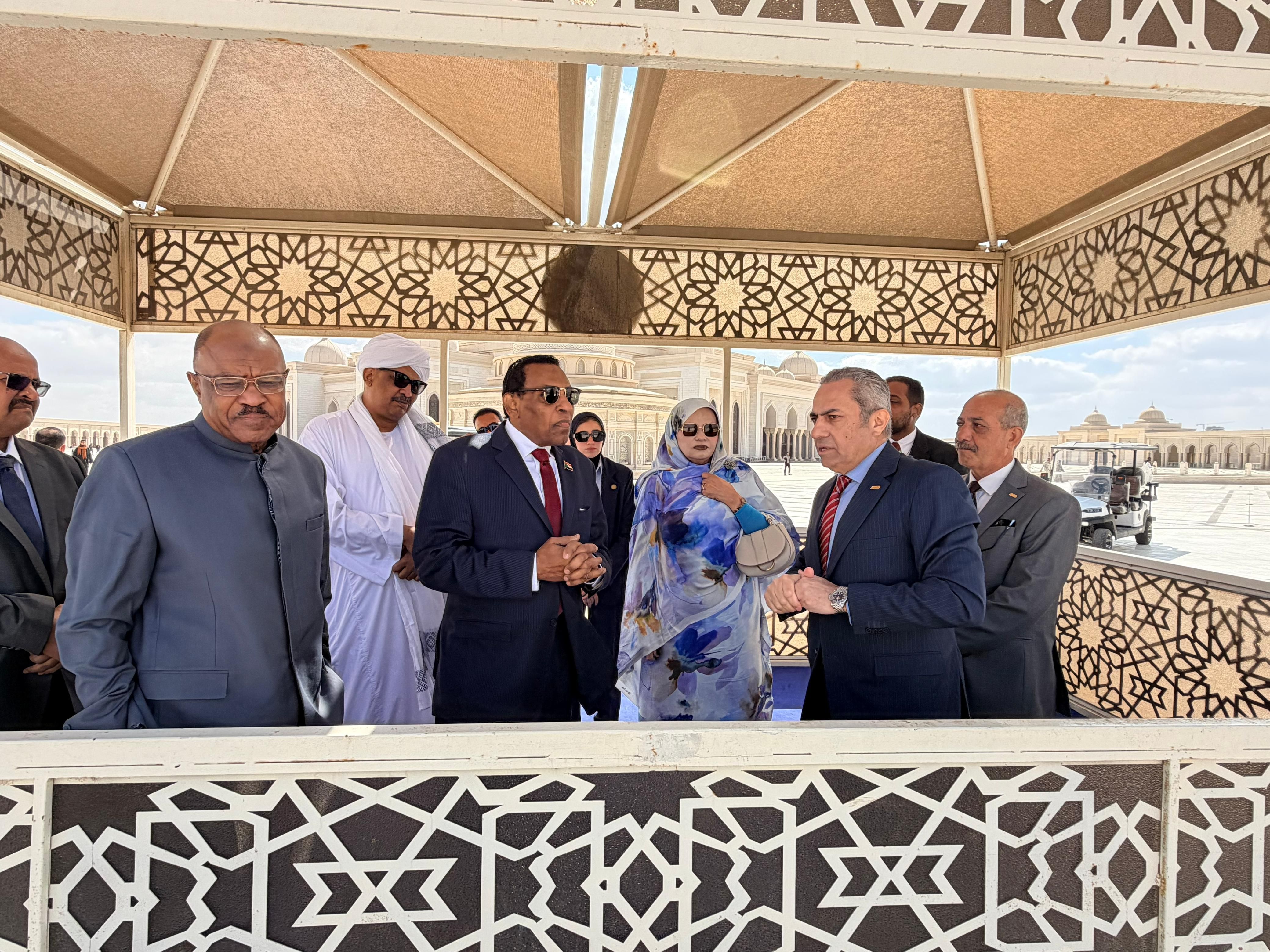 رئيس وزراء السودان يتفقد العاصمة الجديدة (5) رئيس وزراء السودان يتفقد العاصمة الجديدة (5)