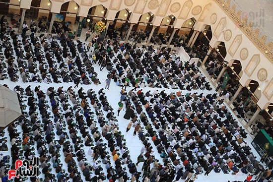 آلاف الصائمين فى حفل الإفطار آلاف الصائمين فى حفل الإفطار
