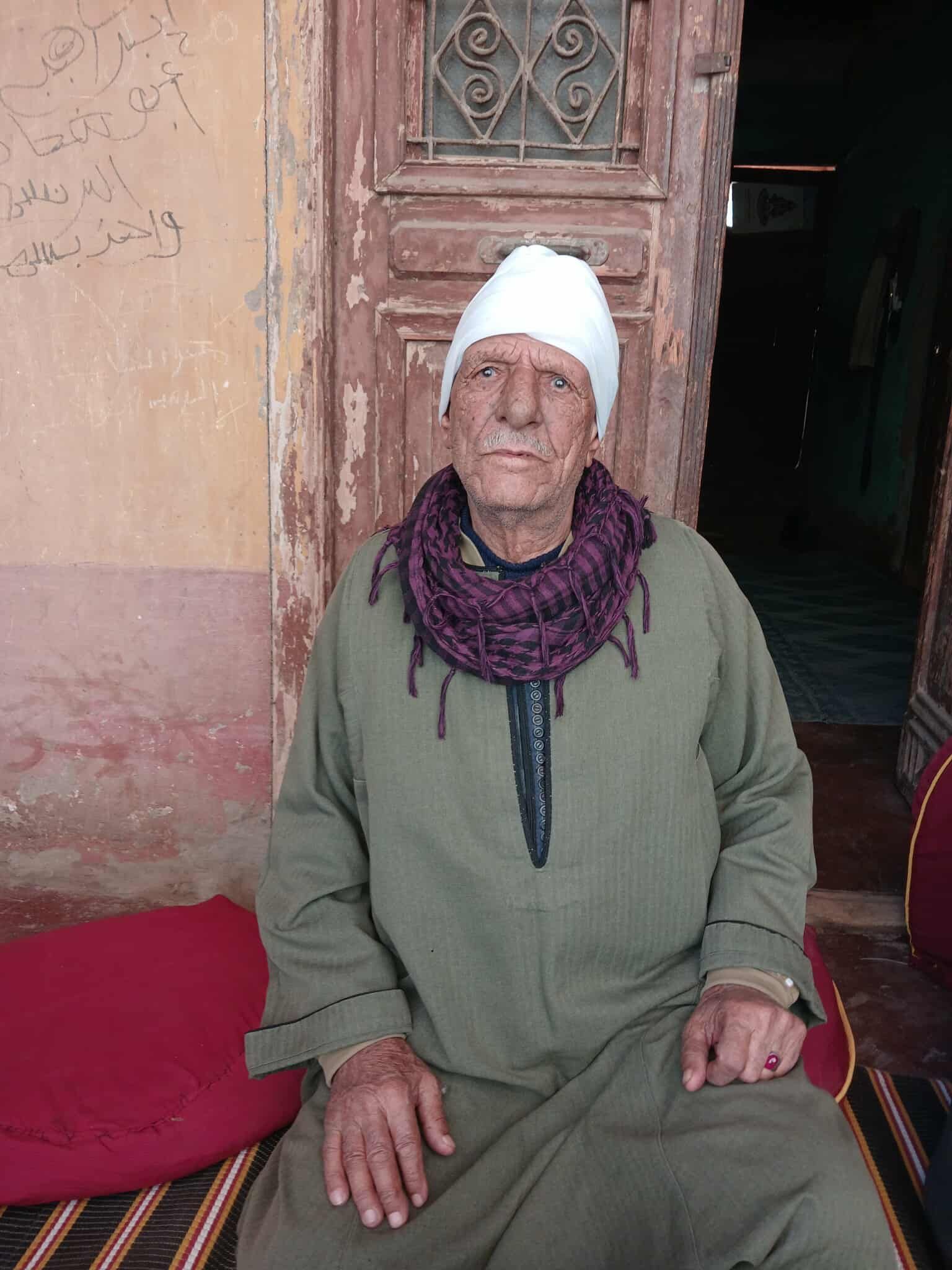 البطل يسرد حكاية العزة والشرف البطل يسرد حكاية العزة والشرف