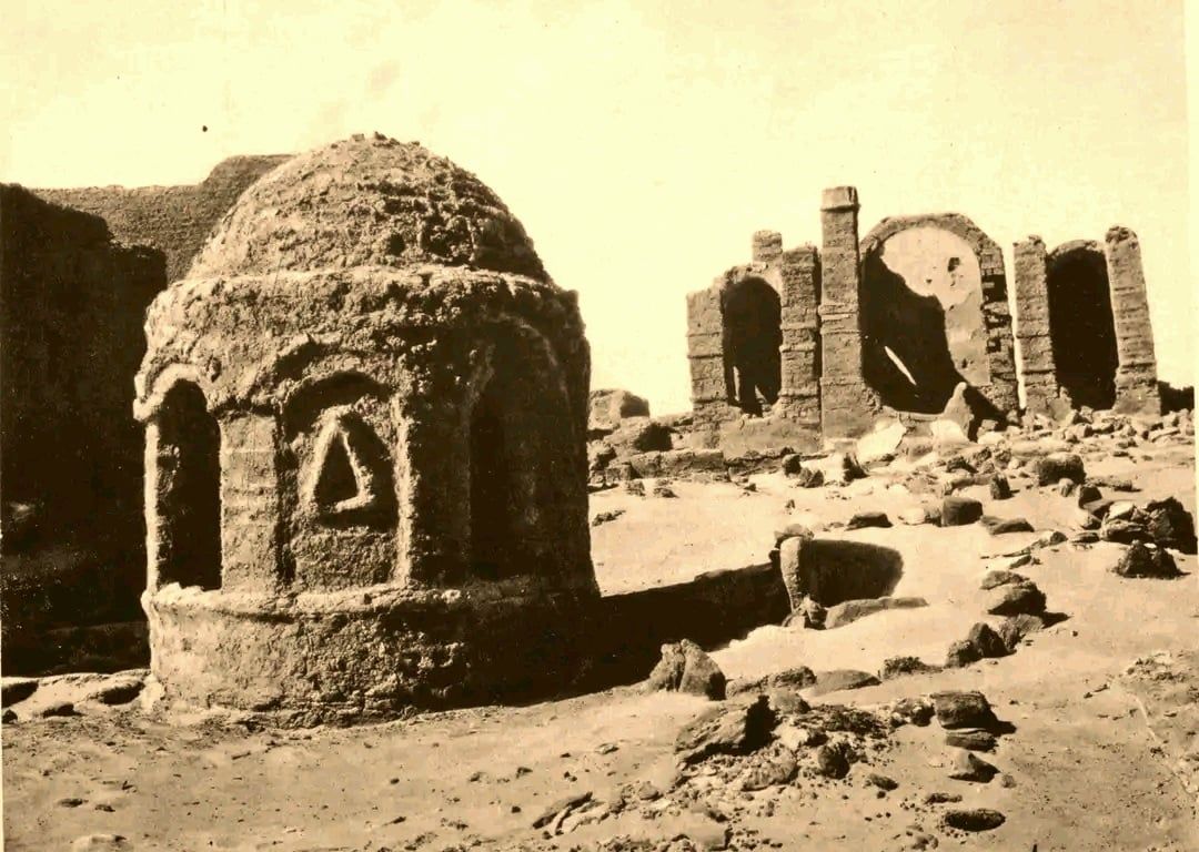 صورة لمقابر البجوات منذ عام 1920 صورة لمقابر البجوات منذ عام 1920