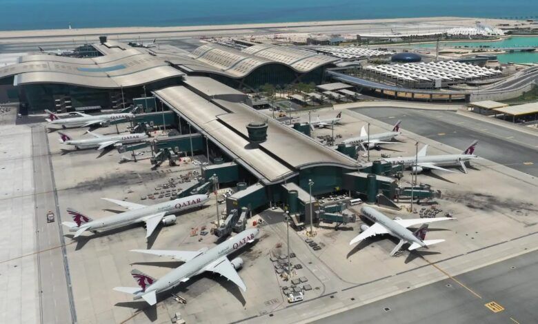 بعد الضربة الإسرائيلية على إيران.. قطر توقف الطيران مؤقتًا والإمارات تغلق مجالها الجوي جزئيًا